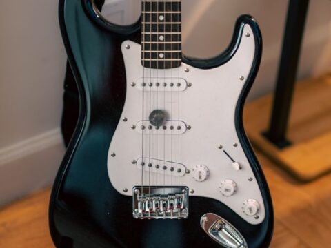 Electric Guitar — Stratocaster Style, Black