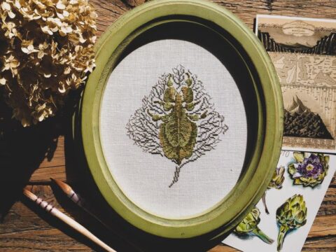 Framed Botanical Print — Oval Gilt Frame