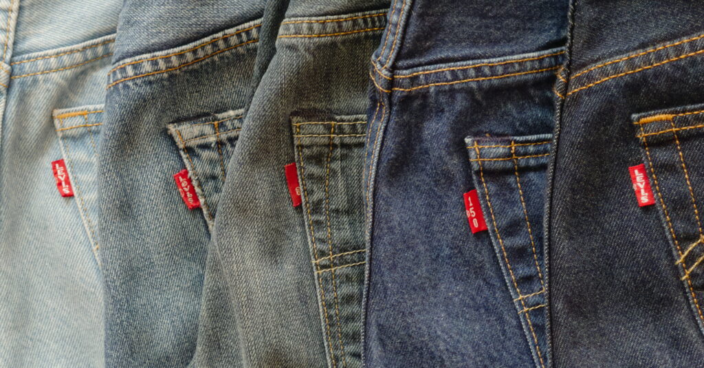Vintage Levi's 501 - Thrifting Guide (How to Spot, Date & Sell Them)