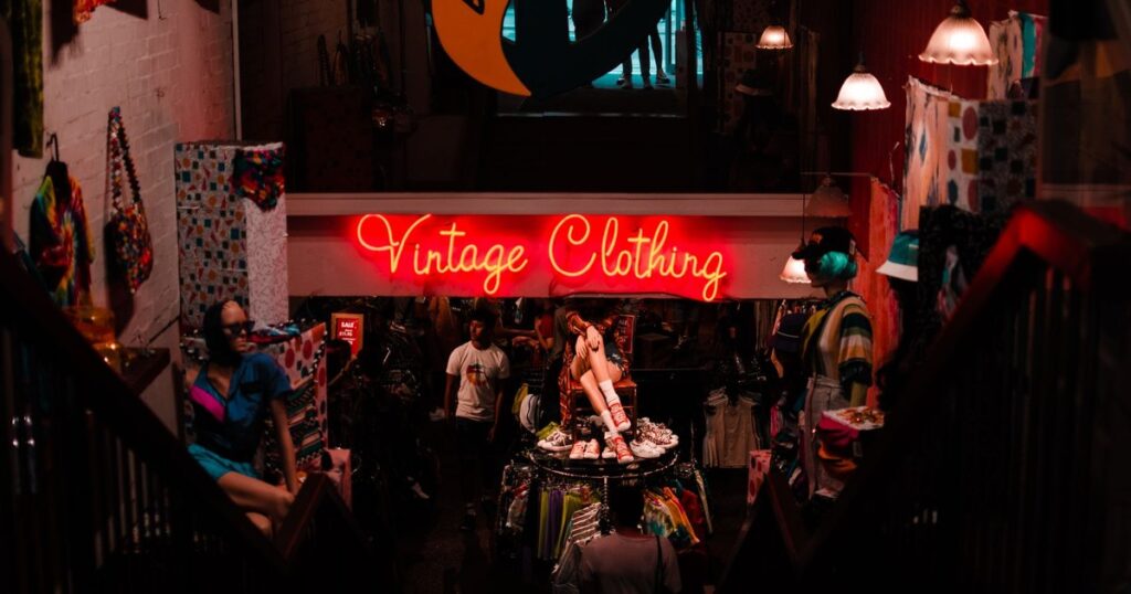Vintage Clothing Store Online: What It Costs, How to Spot Real Vintage, and How to Sell Yours