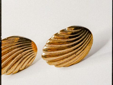 Vintage Gold-Tone Shell Clip-On Earrings