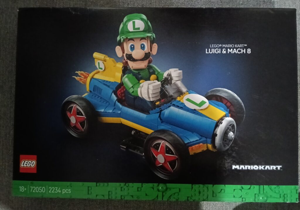 MARIO KART LUIGI & MACH 8